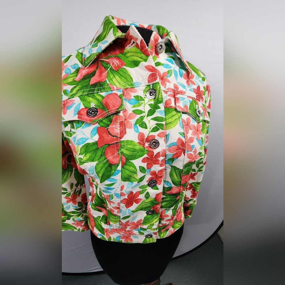 ♥️ LIZ CLAIBORNE WOMEN'S DENIM STYLE FLORAL PATTERN JACKET SIZE P (PETITE) SMALL - Picture 2 of 12